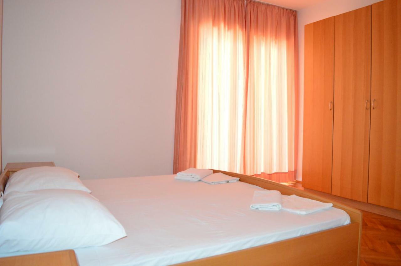 Apartmani Macak II Новаля Екстериор снимка