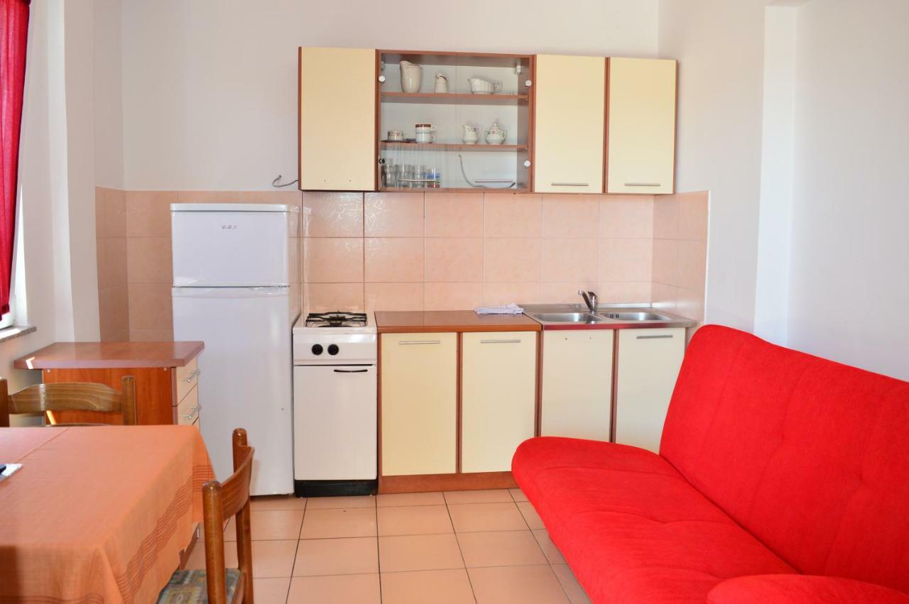 Apartmani Macak II Новаля Екстериор снимка