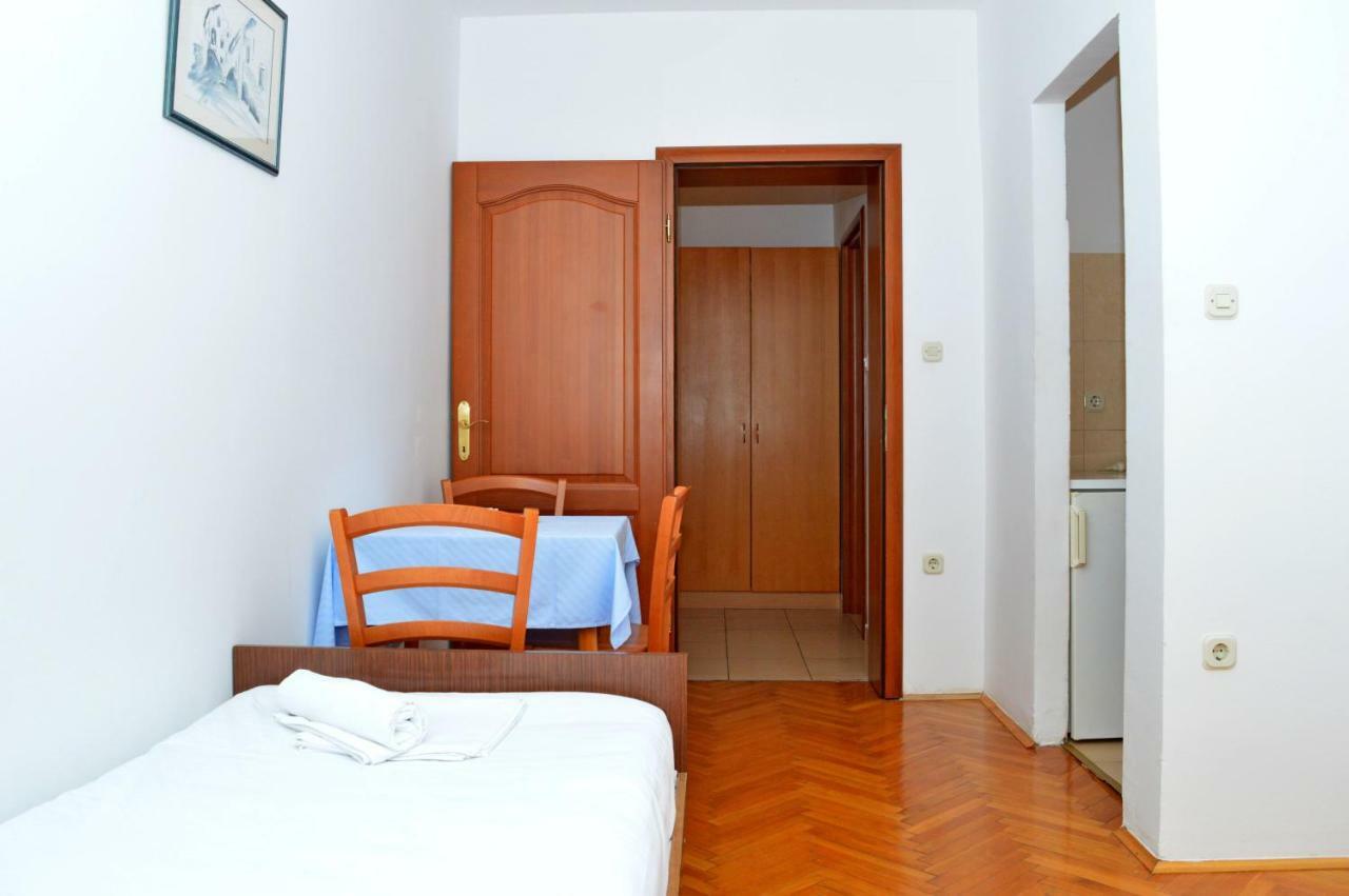 Apartmani Macak II Новаля Екстериор снимка