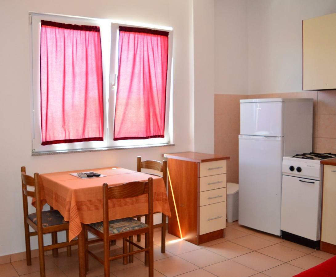 Apartmani Macak II Новаля Екстериор снимка