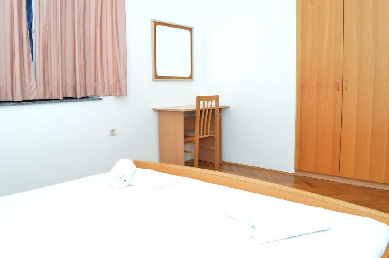 Apartmani Macak II Новаля Екстериор снимка